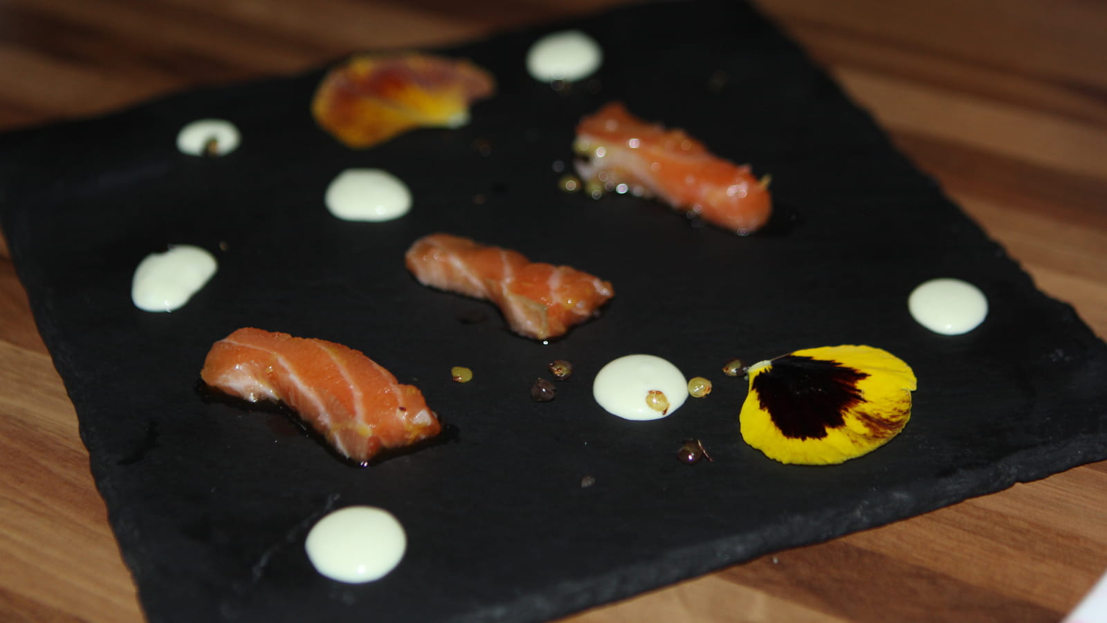 Sashimi de saumon