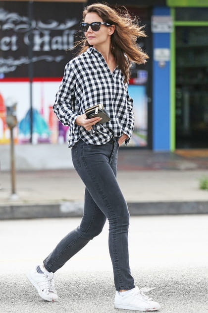 Katie Holmes, jean noir délavé