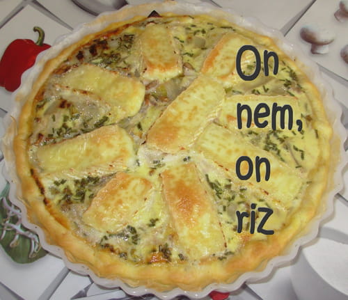 Tarte au brie, noix et endives caramélisées