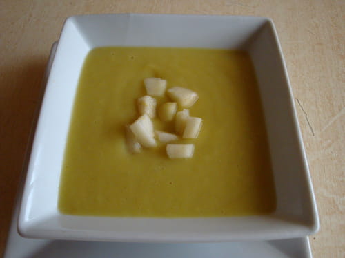 Velouté de poireaux, poires et curry