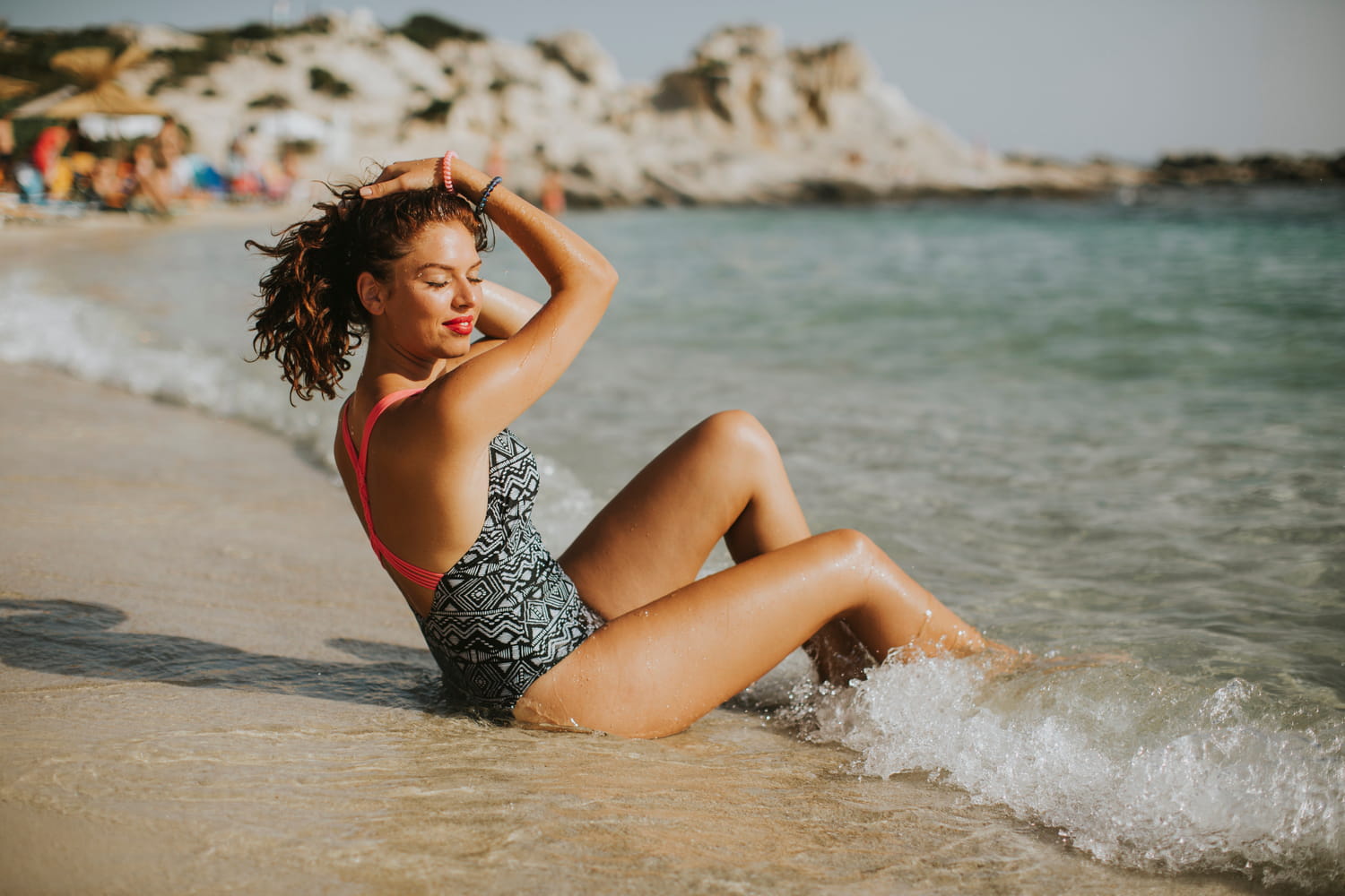 Don’t you like pictures in swimsuit? Here’s how to put in front of the lens according to a pro
