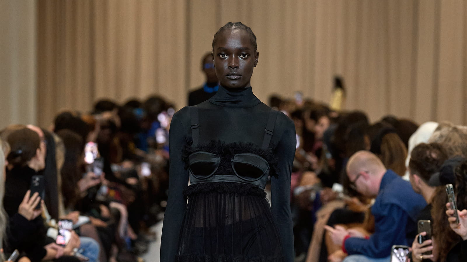  Look 28