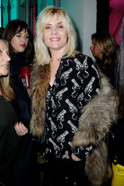 Emmanuelle Seigner, fatigu&eacute;e au d&eacute;fil&eacute; Zadig & Voltaire