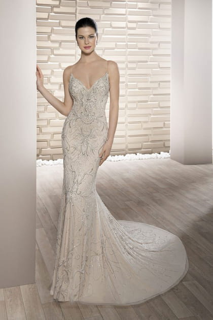 Une robe sensuelle, Demetrios
