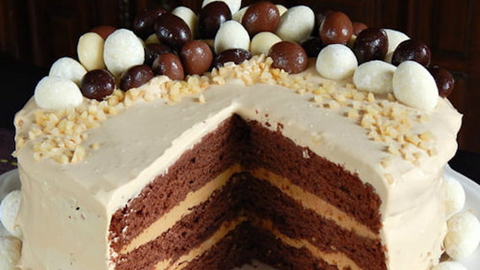 Gâteau de Pâques au chocolat, rhum, café et chantilly mascarpone