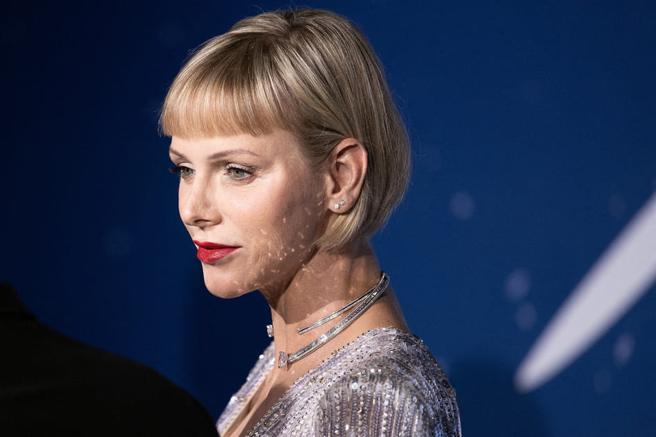 La frange courte de Charlene de Monaco