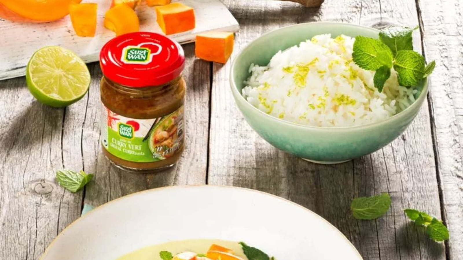 Curry vert de potimarron, pois chiches, épinards et patate douce