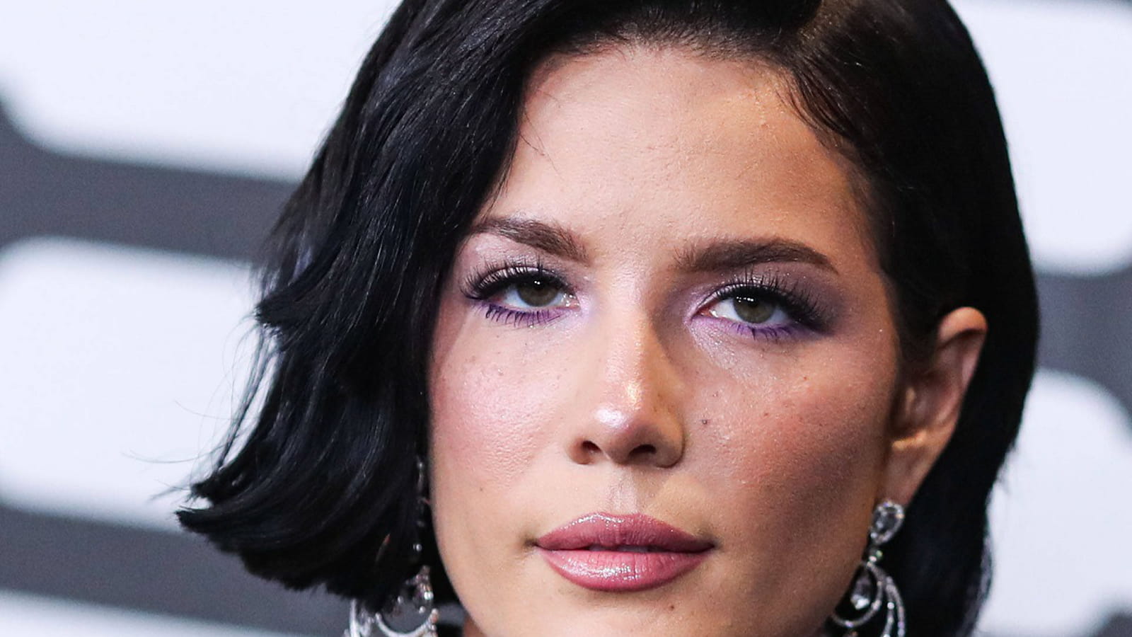 Halsey en brune