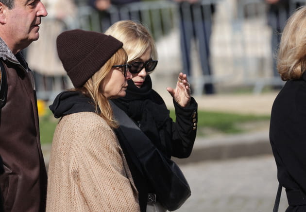 Obsèques d'Emilie Dequenne : Axelle Laffont et Emmanuelle Béart, côte à côte