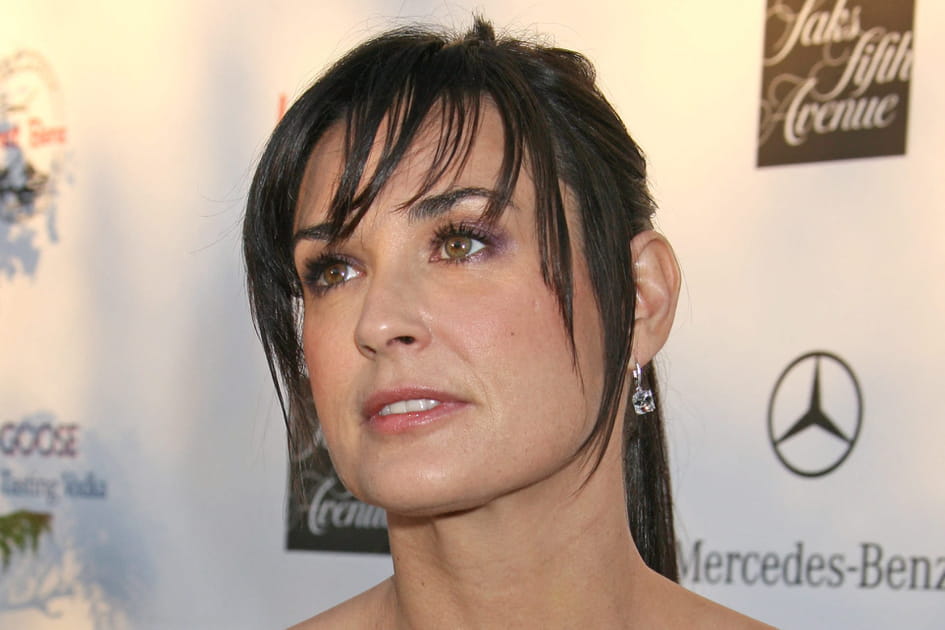 La frange effil&eacute;e de Demi Moore