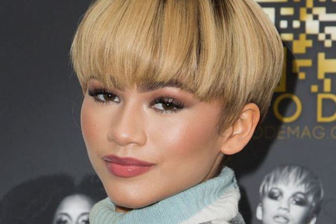 Coupe au bol blonde