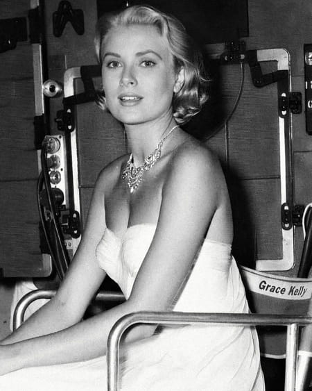 grace-kelly-coiffure-brushing