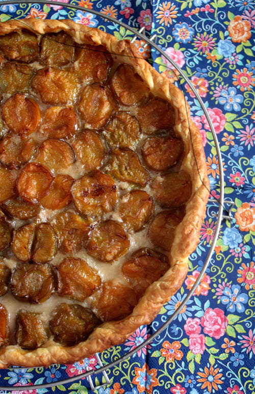 Tarte aux reines claudes et poudre de noisettes