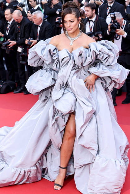 Ashley Graham en robe bustier bouffante