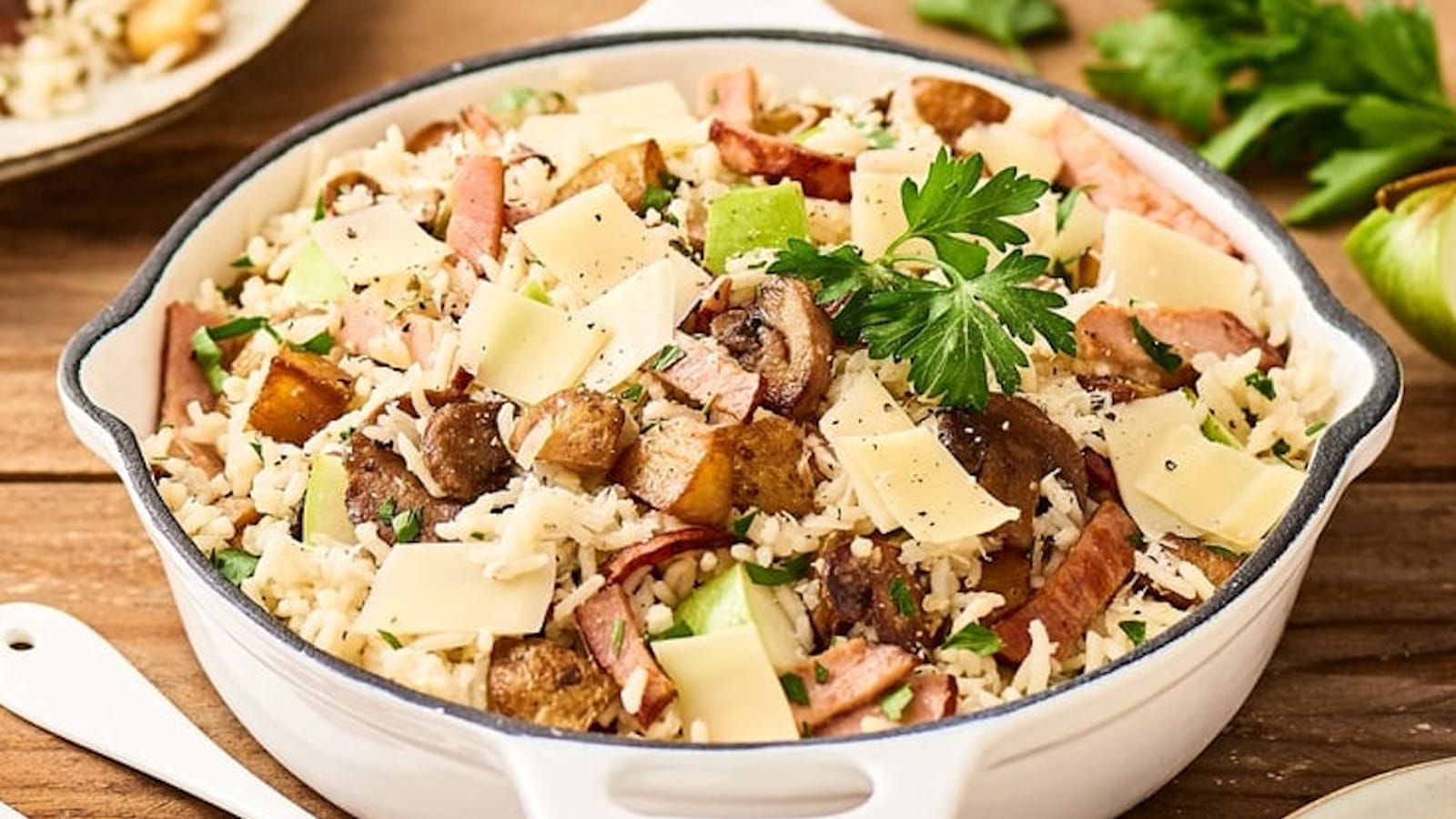 Poêlée de riz au rôti de porc, pommes de terre et champignons