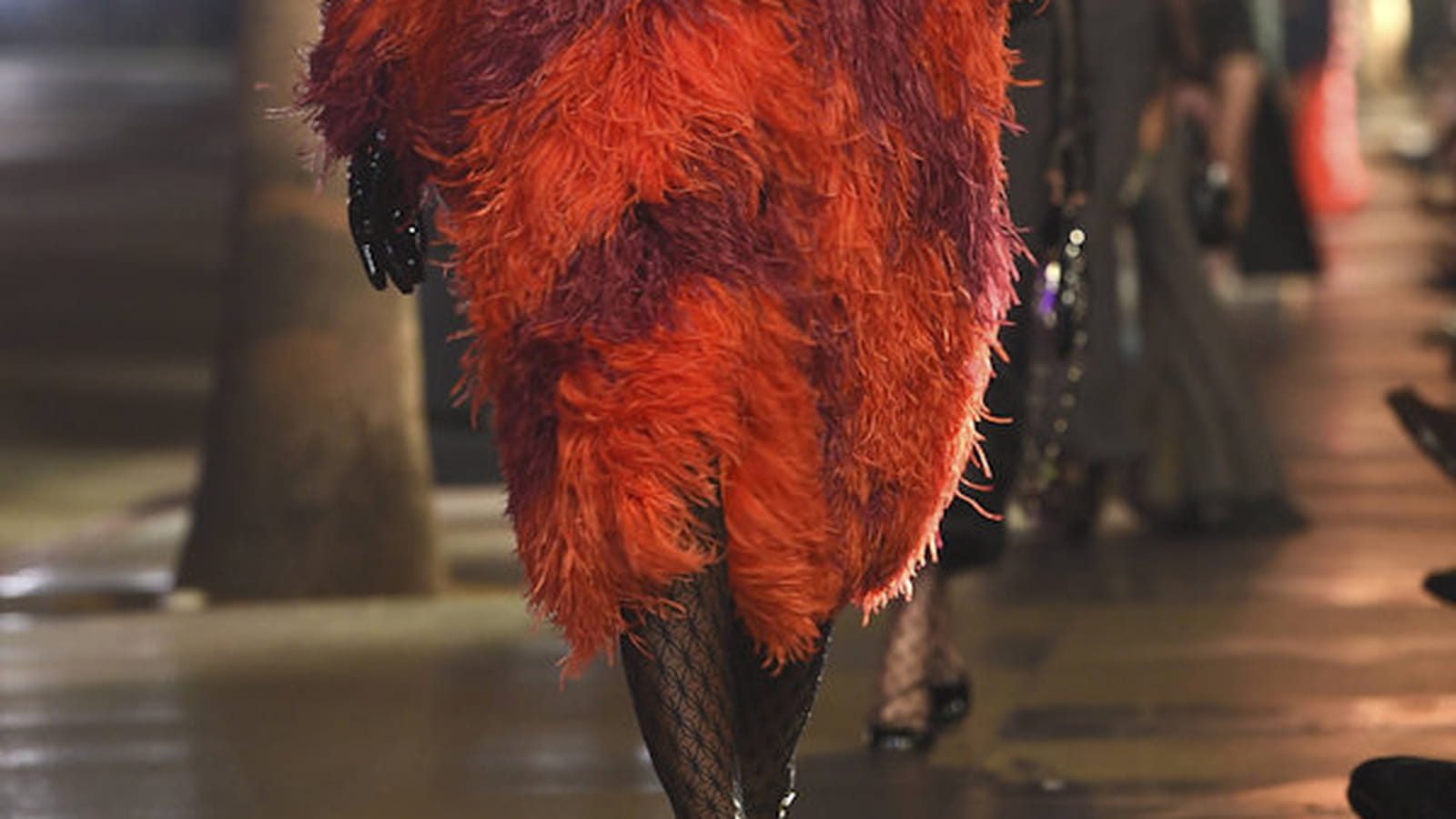Look 10