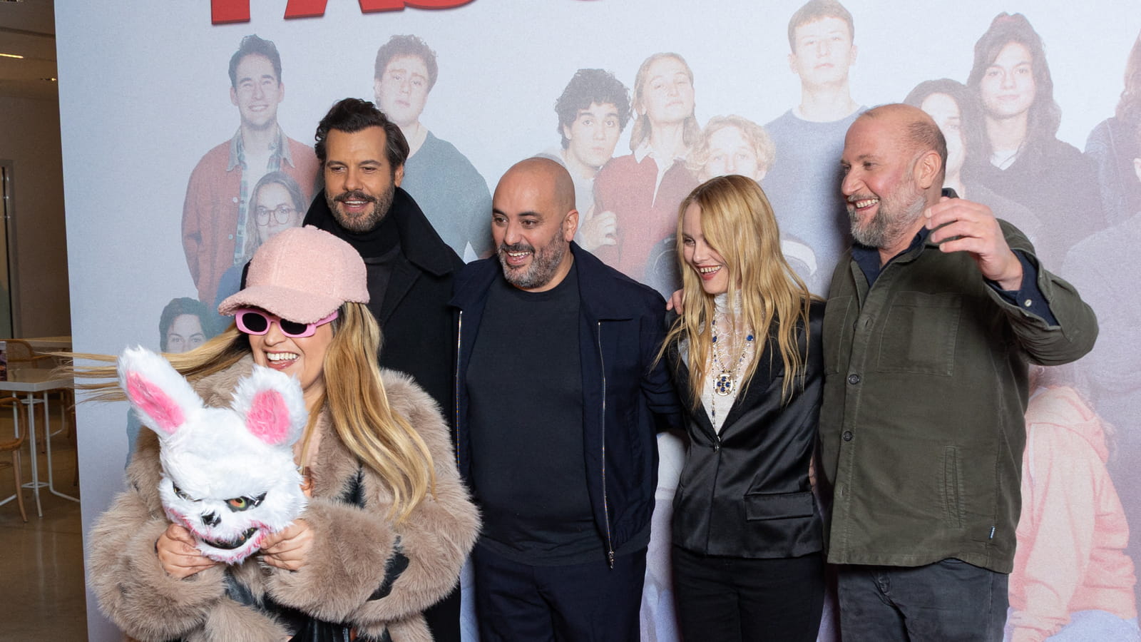 Lââm fait le show devant les acteurs