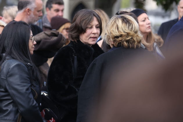 Obsèques d'Emilie Dequenne : Mathilde Seigner, aperçue