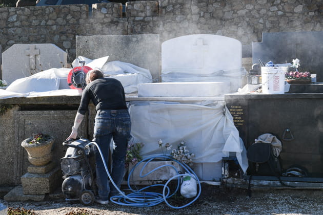 Brigitte Bardot, enterr&eacute;e avec les siens&nbsp;: cette pierre tombale qui a &eacute;t&eacute; fractur&eacute;e