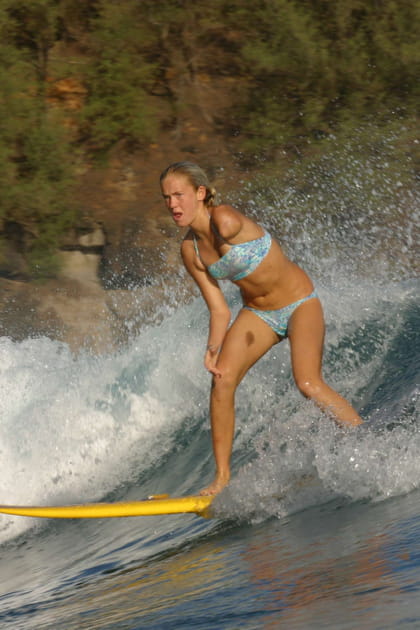 La surfeuse Bethany Hamilton &agrave; Hawa&iuml; en 2004
