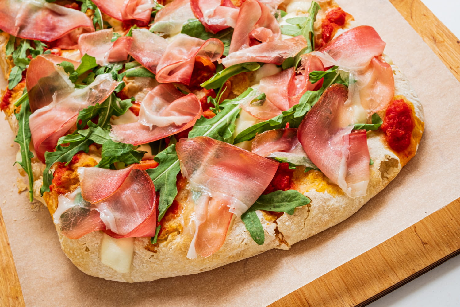 Cette pâte très moelleuse est bien plus digeste pour faire des pizzas - on peut l'acheter toute prête