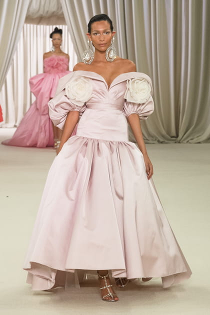 Look 37&nbsp;du d&eacute;fil&eacute; Giambattista Valli