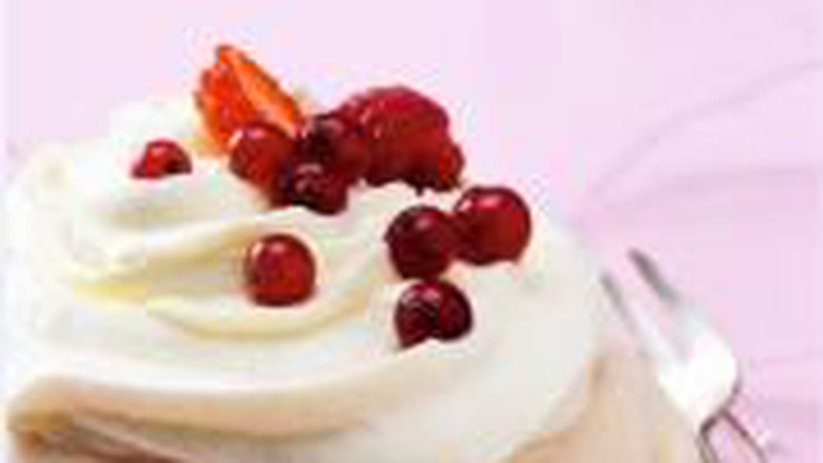 Pavlovas aux fruits rouges et chantilly