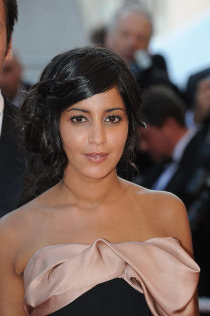 Le chignon r&eacute;tro de Le&iuml;la Bekhti