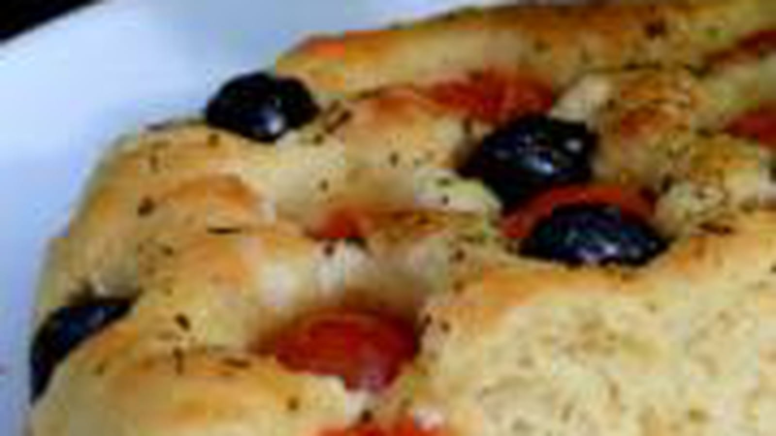 Foccacia pugliese tomates olives