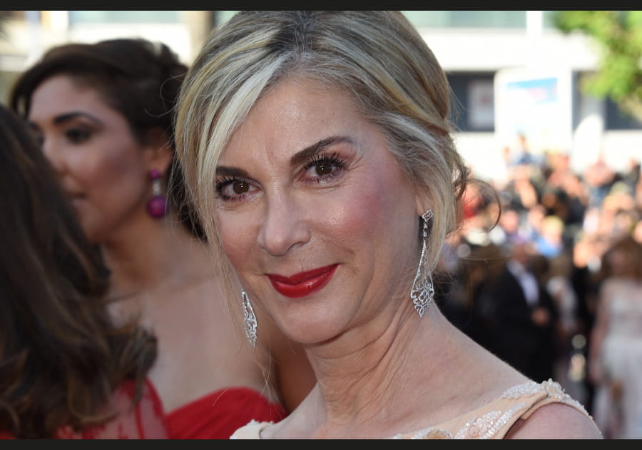 Le chignon loose classique de Mich&egrave;le Laroque