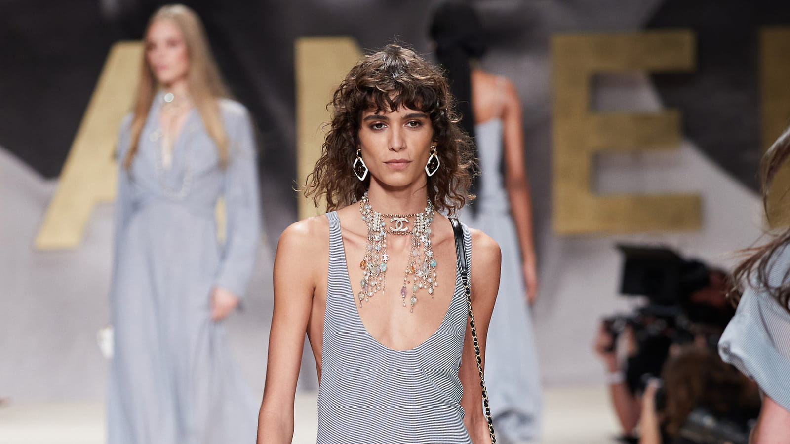 Look 25