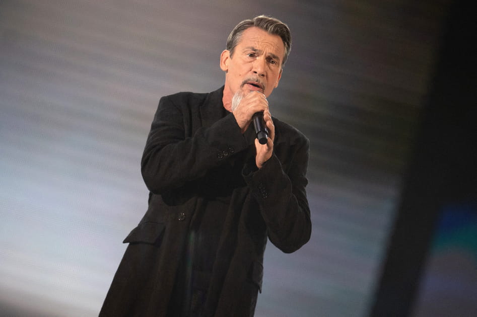 La moustache arqu&eacute;e de Florent Pagny