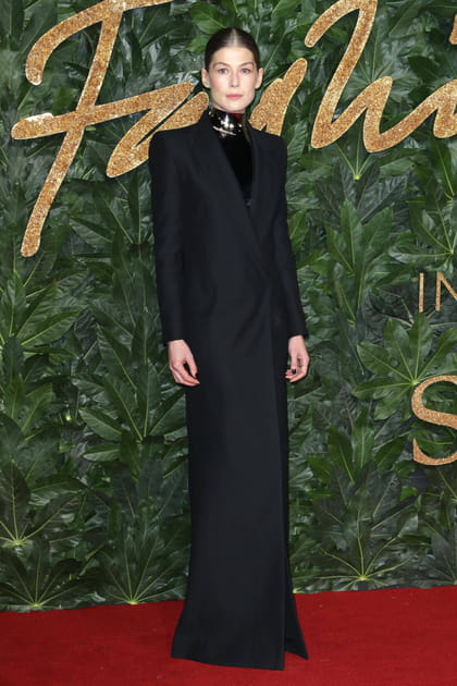 Rosamund Pike en Givenchy