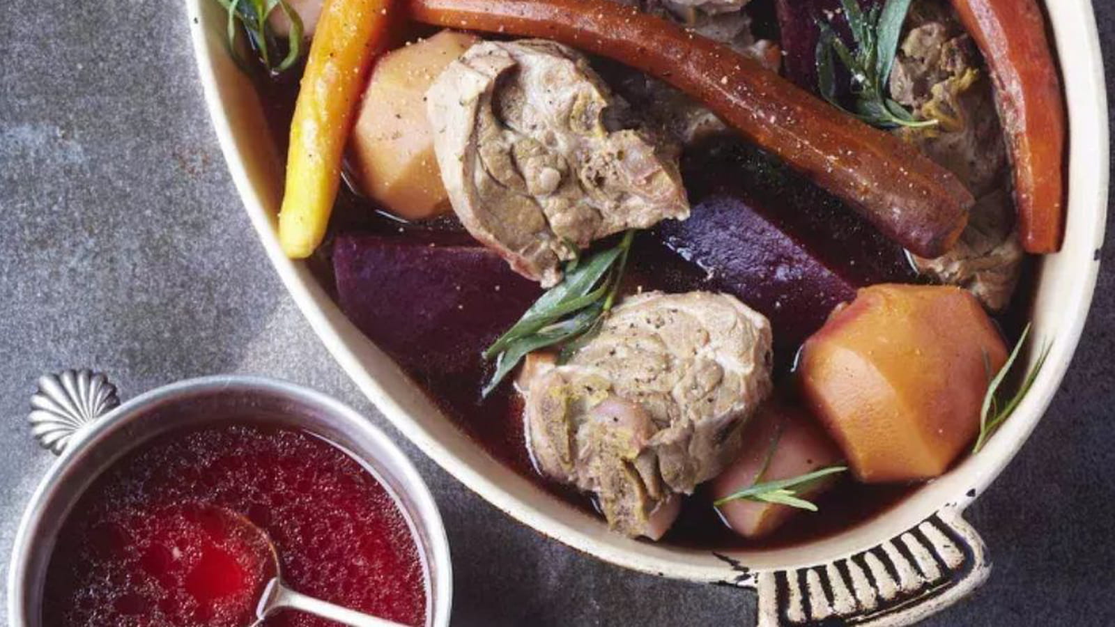 Pot-au-feu d'agneau bio aux légumes oubliés