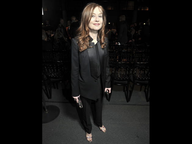 Isabelle Huppert au défilé Givenchy by Riccardo Tisci