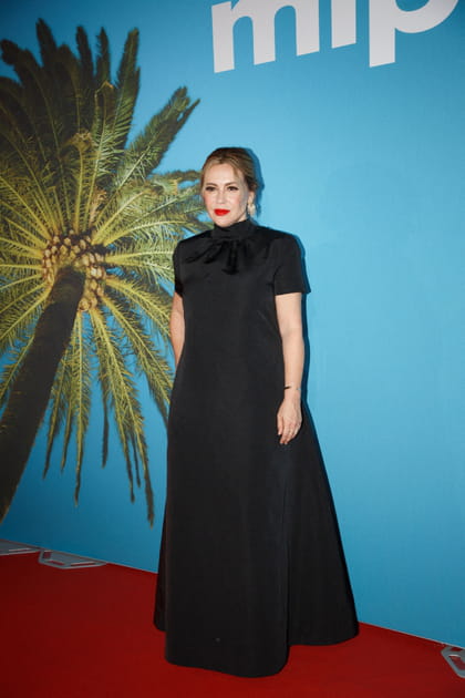 Alyssa Milano en robe chic