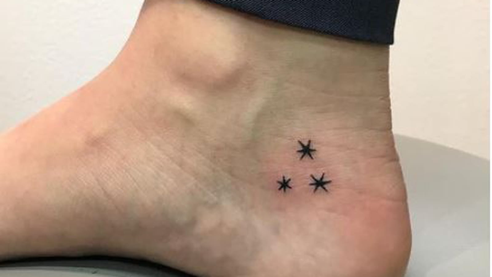 3 étoiles sur le talon