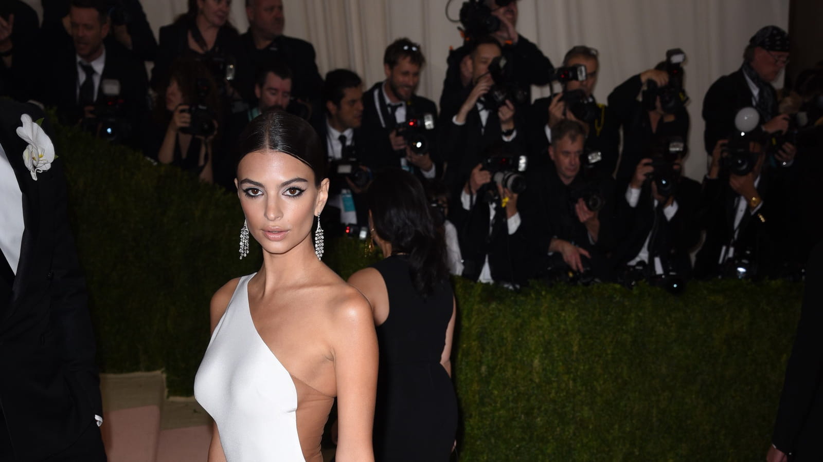 Emily Ratajkowski ­
