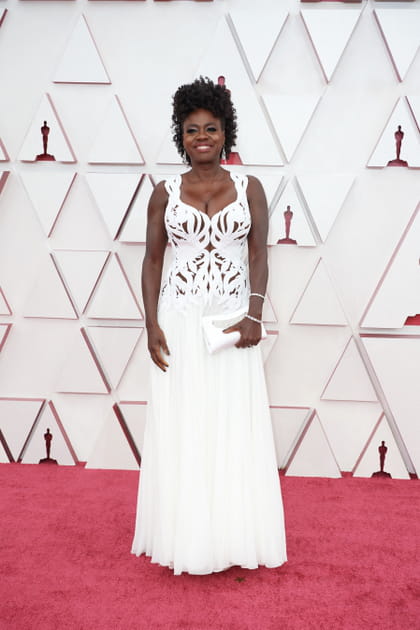 Viola Davis en robe blanche Alexander McQueen