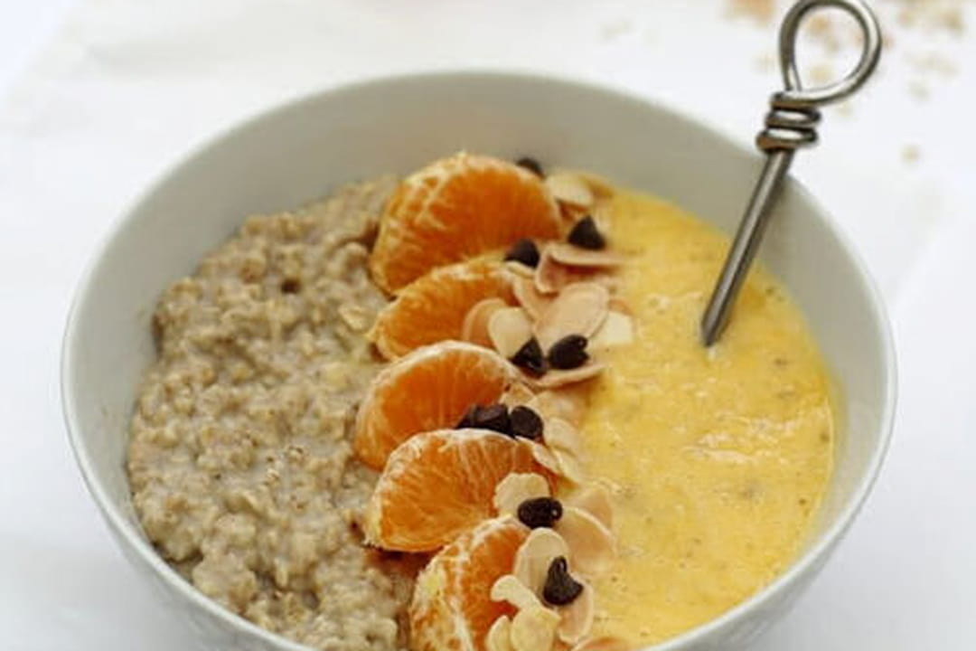 Smoothie bowl aux poires, clémentines et à l'avoine