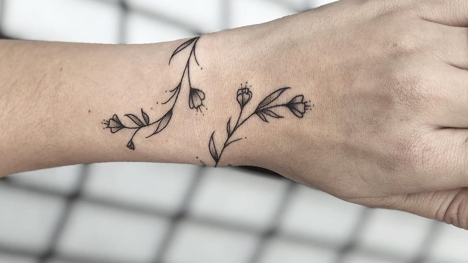 20 idées de jolis tatouages bracelet pour femme