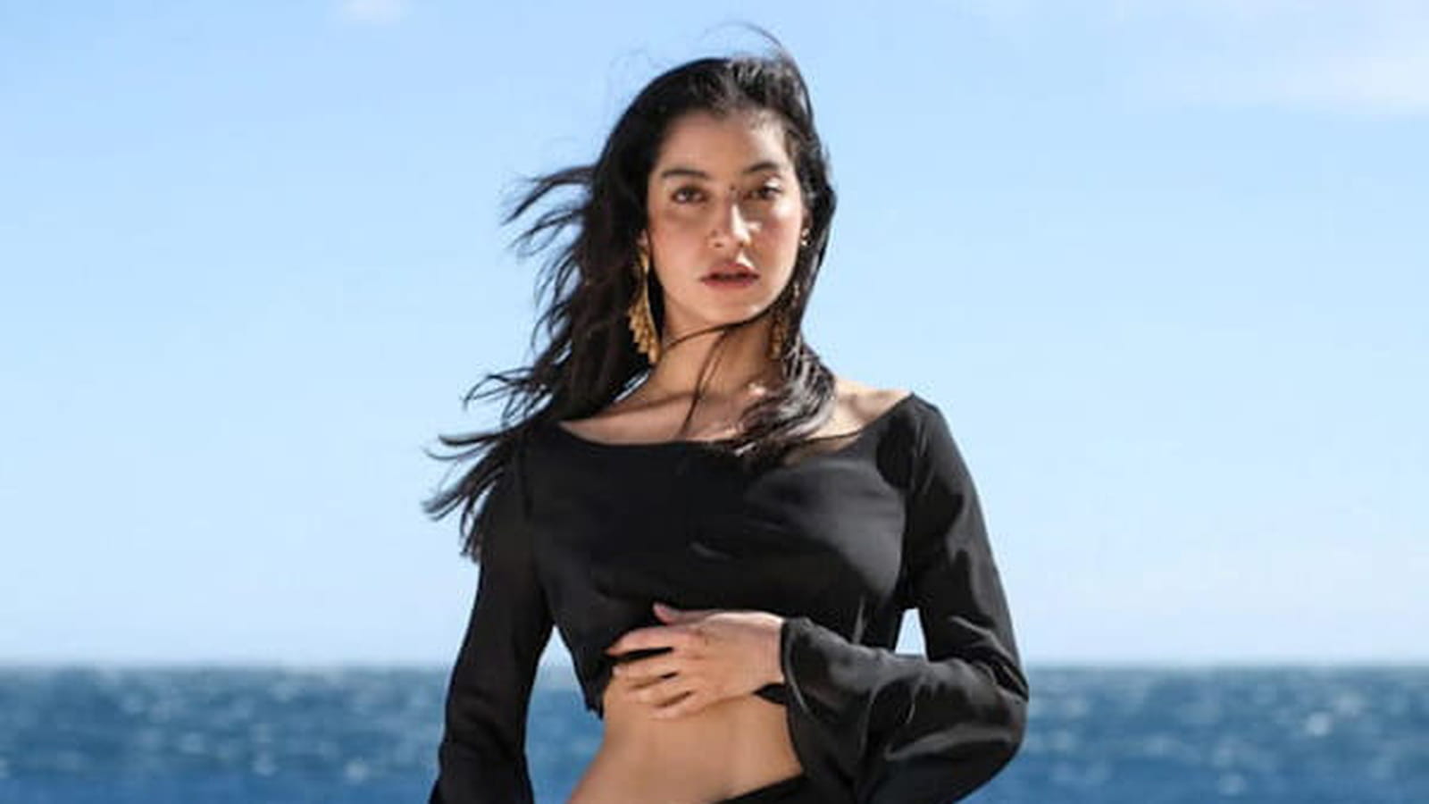50 robes noires à consommer sans modération tout le printemps