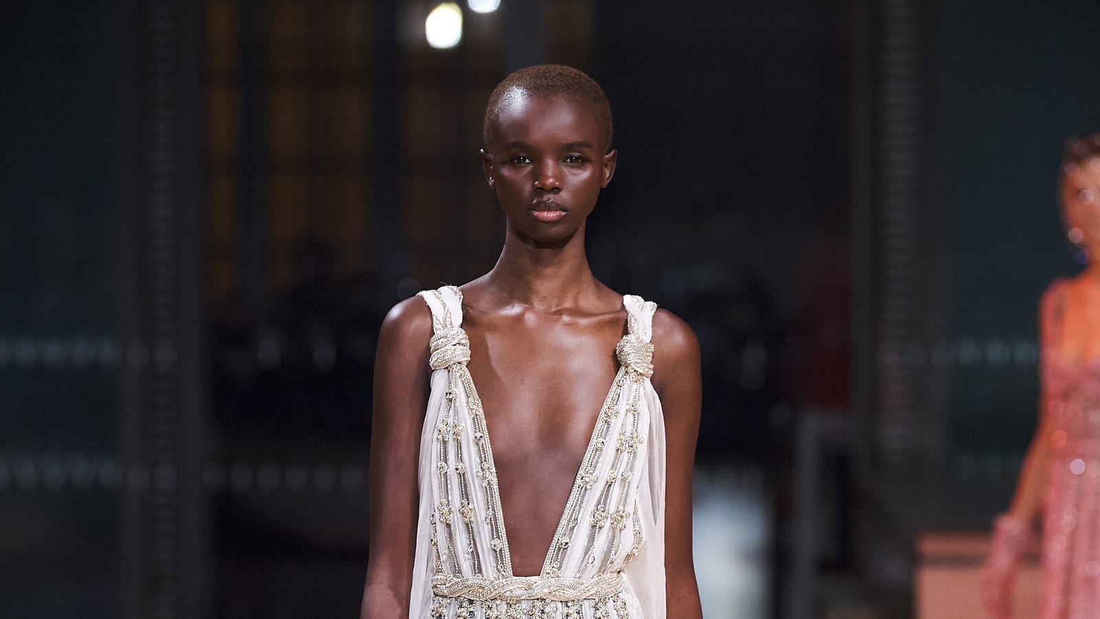 Look 19