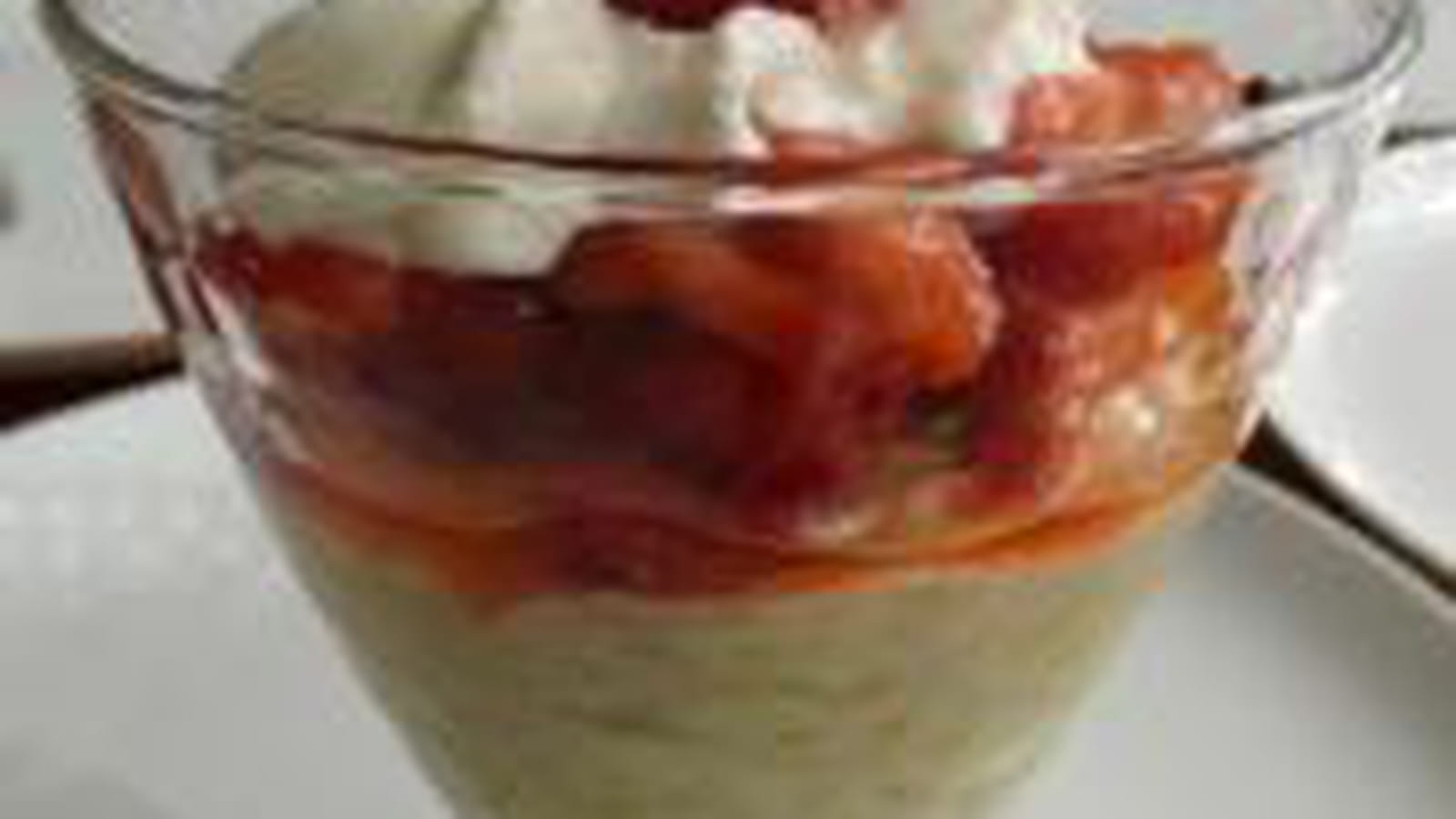 Mousse rhubarbe et fraises