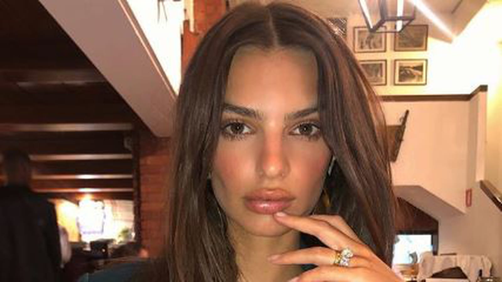 Emily Ratajkowski
