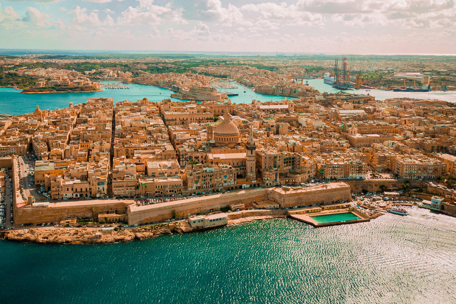 Pour un été indien à petit budget, c'est sur cette perle de la Méditerranée qu'il faut miser