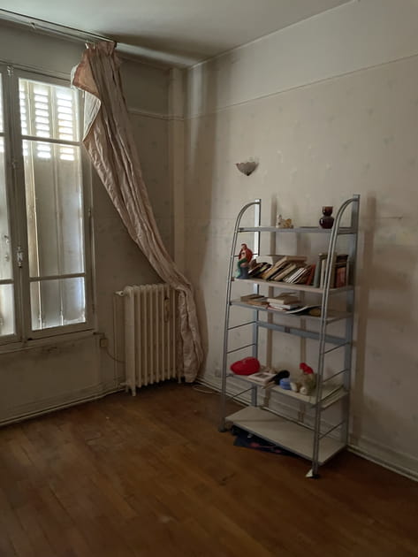 Avant&nbsp;: une chambre en mauvais &eacute;tat