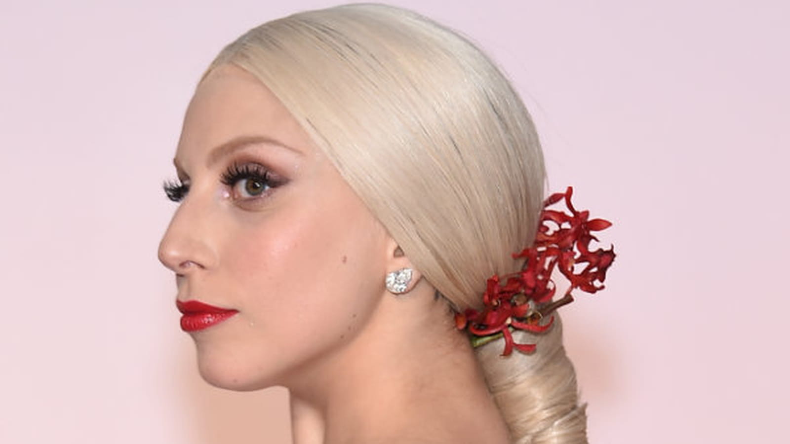 La queue-de-cheval japonisante de Lady Gaga