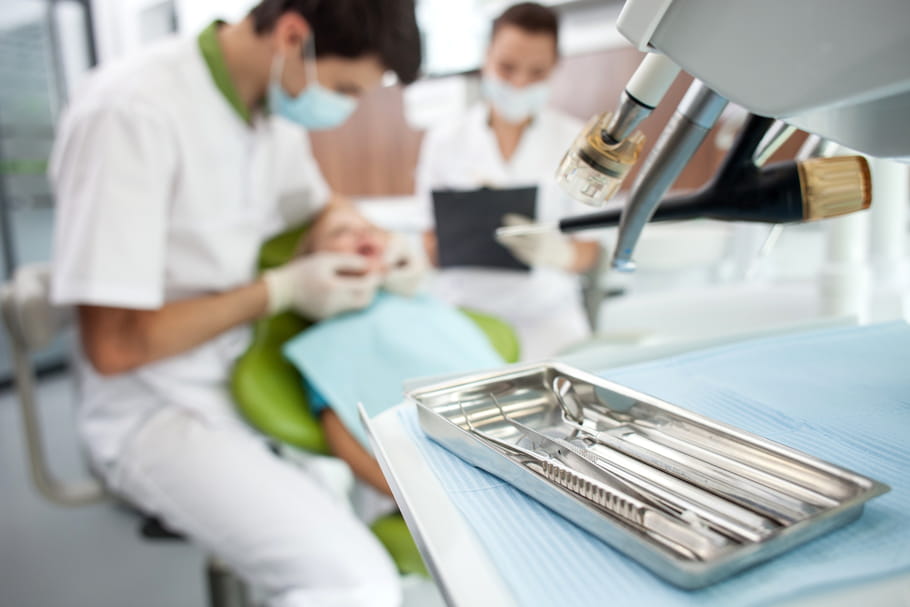 Dentiste : quand consulter et comment le choisir ?