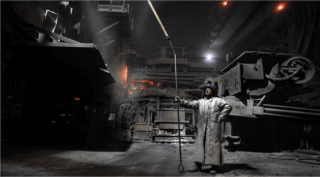Jean-Michel, fondeur à l'aciérie de Saint-Saulve dans le Nord, France, 2008